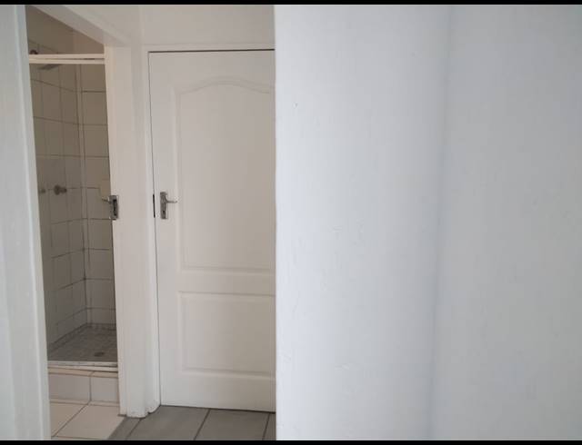 2 BEDROOM FLAT FOR SALE IN RADIOKOP